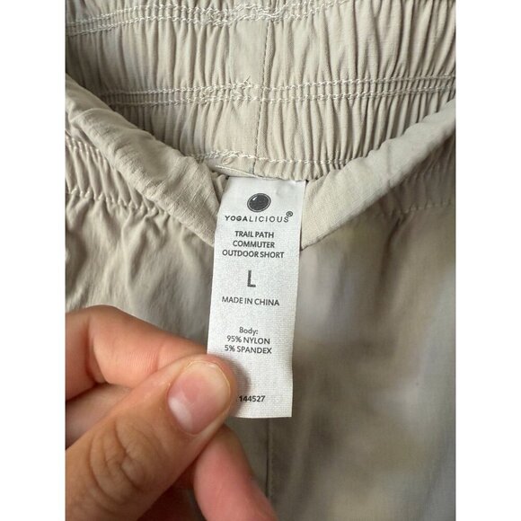 Yogalicious women’s size large beige shorts - Picture 5 of 7